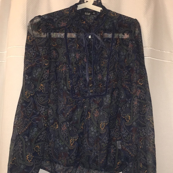 women’s blouse - Picture 1 of 2